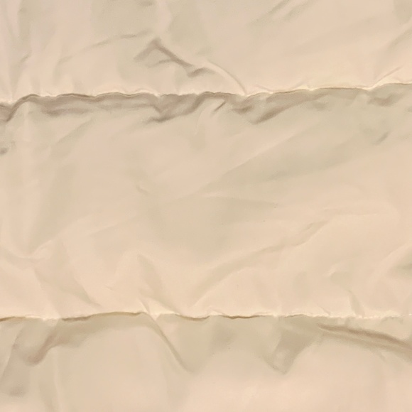 H&M White Tied Puffer - Picture 8 of 9